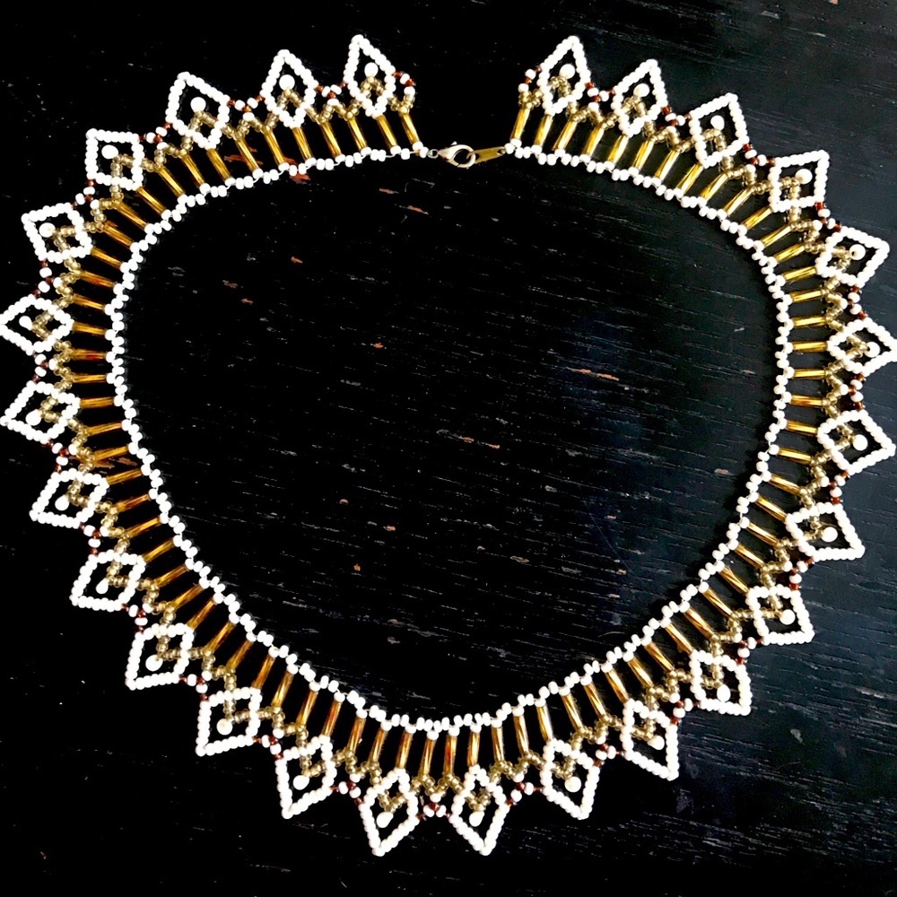 Pearl bead collar necklace